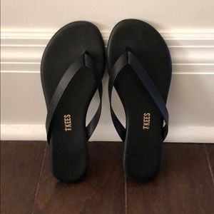 Tkees Black Leather Flip Flops